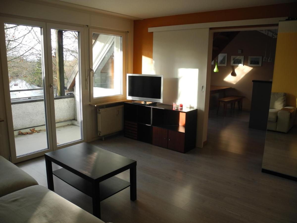 Yvonne Apartment *